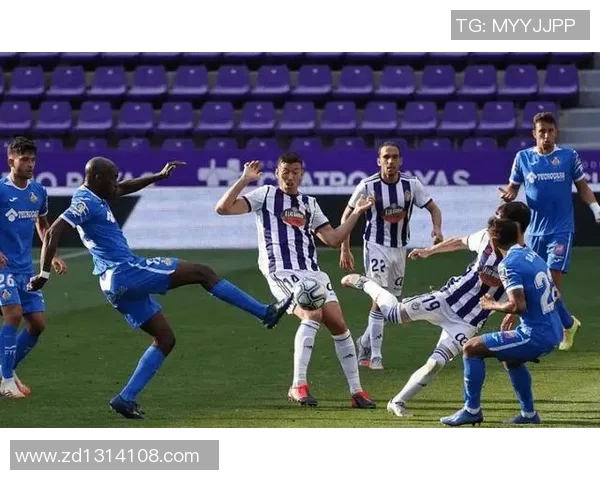 拉斯帕尔与埃瓦尔的激烈对决揭示西乙联赛新格局